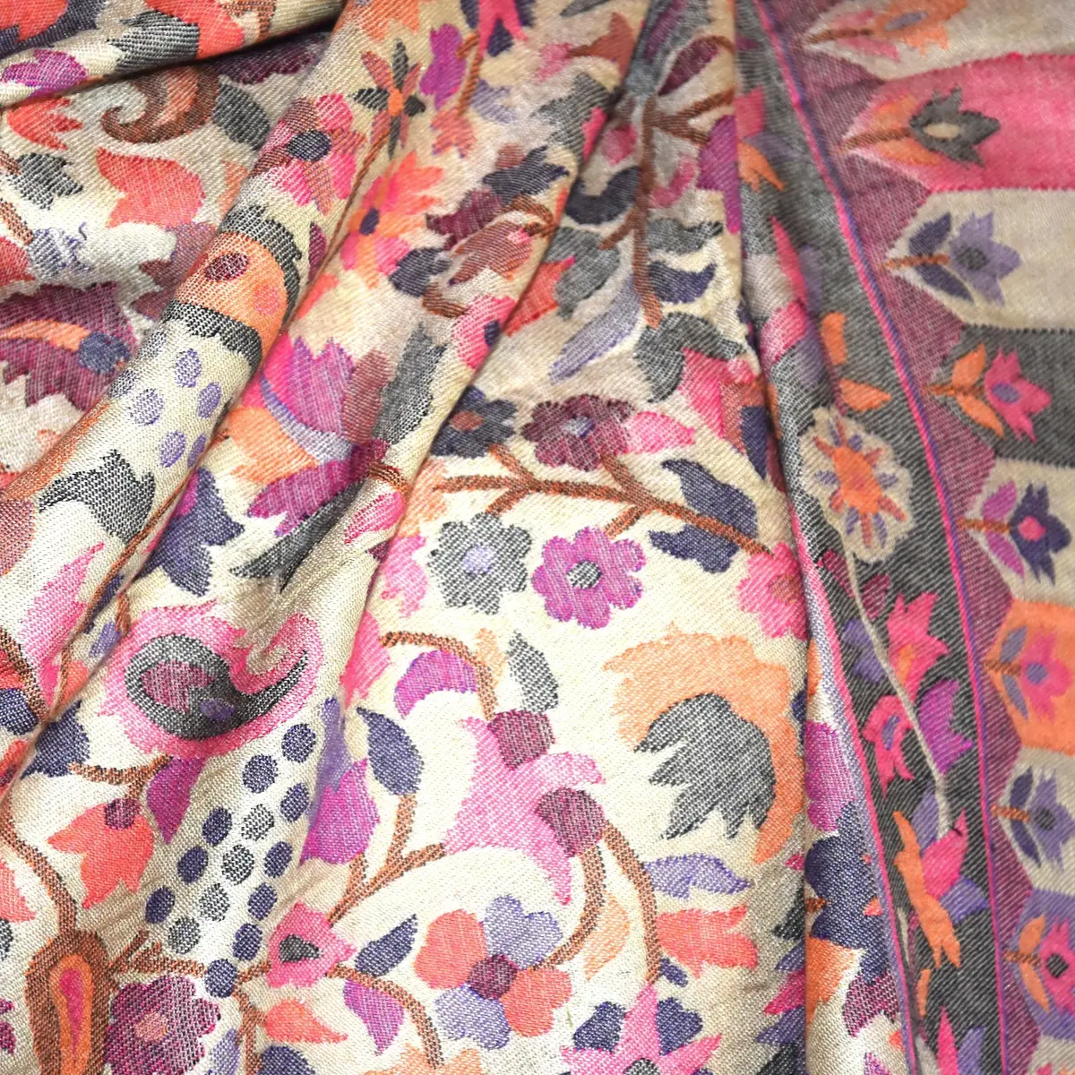 Kašmírové šály Kašmírové šály